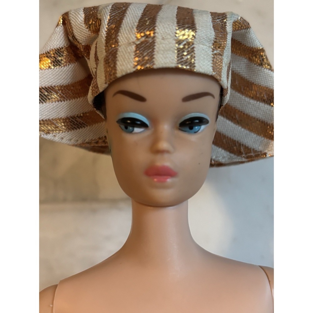 Barbie:  1960's VINTAGE FASHION QUEEN BARBIE Doll w/Wigs #870 Original Outfit